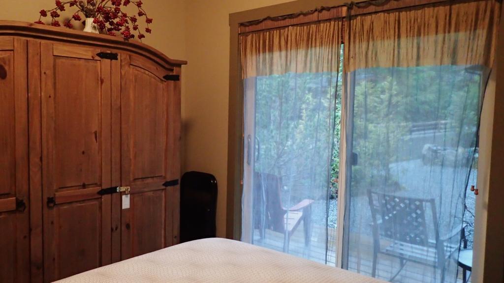 Wild Coast Chalets Port Renfrew Pokoj fotografie