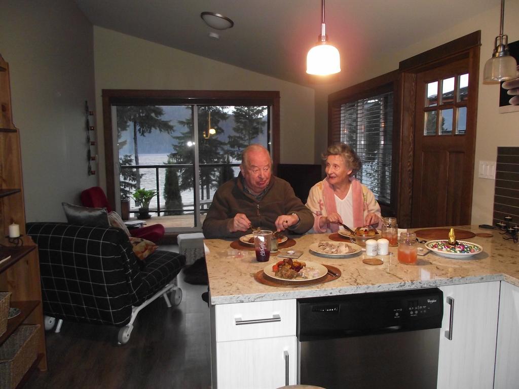 Wild Coast Chalets Port Renfrew Pokoj fotografie
